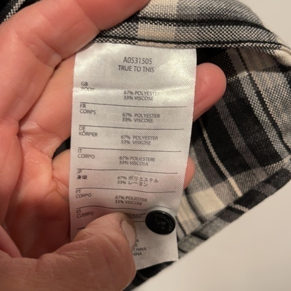 Volcom button down - Picture 3 of 4